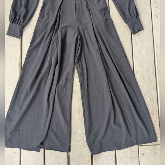 Petal & Pup Black Pleated Wide Leg Jumpsuit L Long Sleeve‎ - Picture 3 of 6